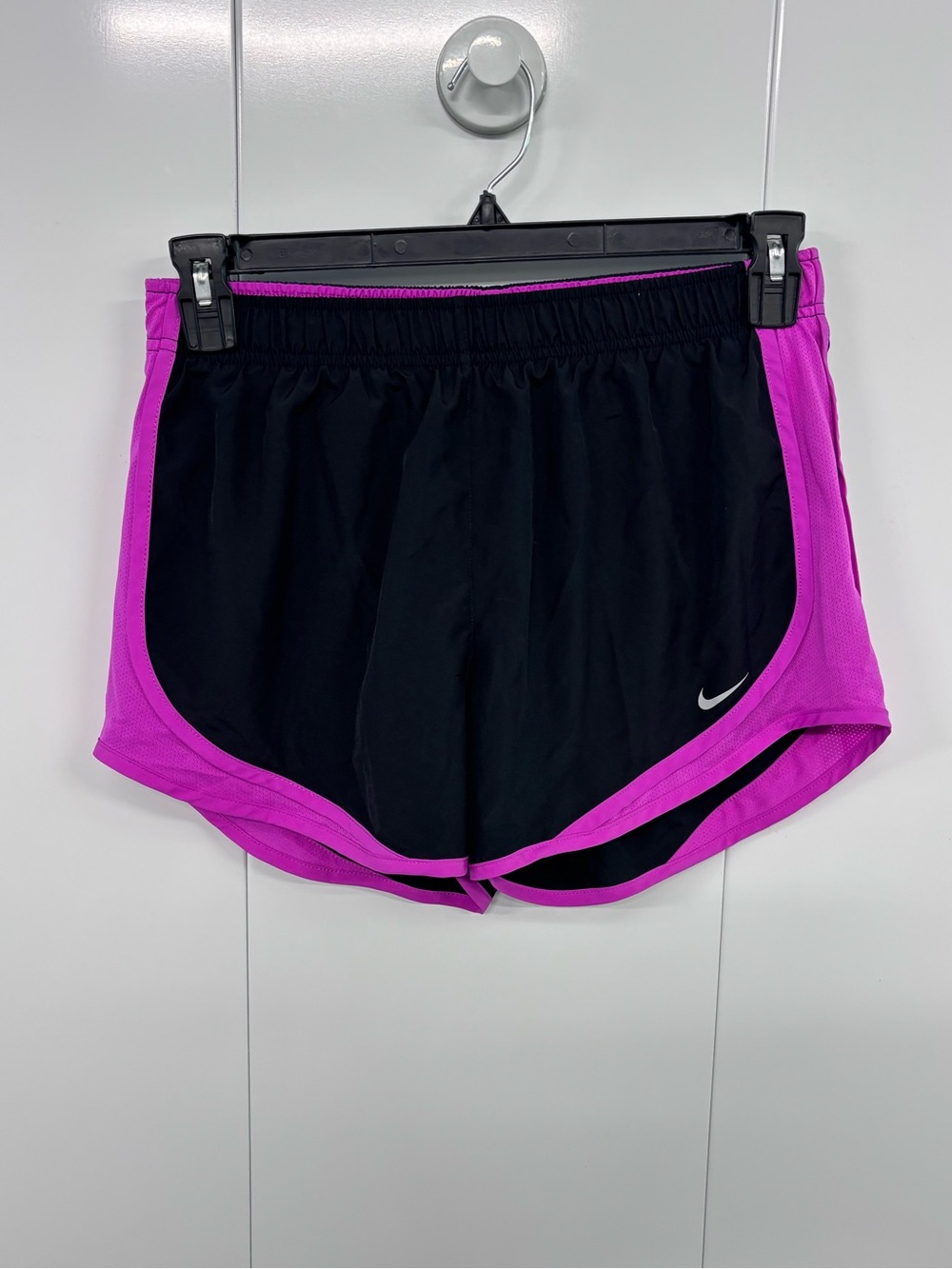 Nike Dri-FIT Women's Black Pink Colorblock Running Shorts Drawstring Knit Logo